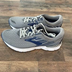 Never Been Worn Brooks Adrenaline GTS 19 Color: Blue and Gray Size: 10.5